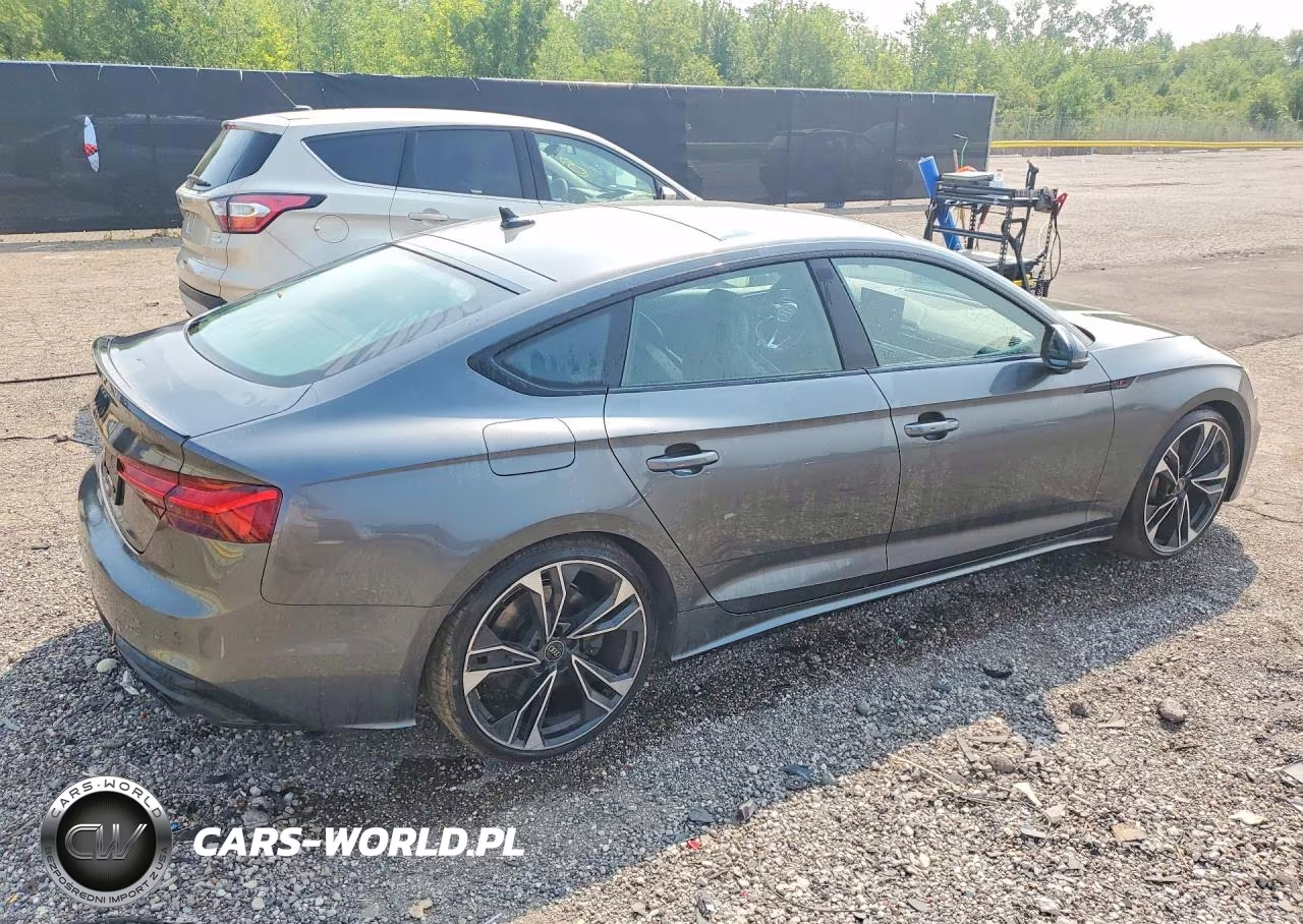 2024 Audi S5 Premium Plus VIN:WAUC4CF50RA047524 - 3