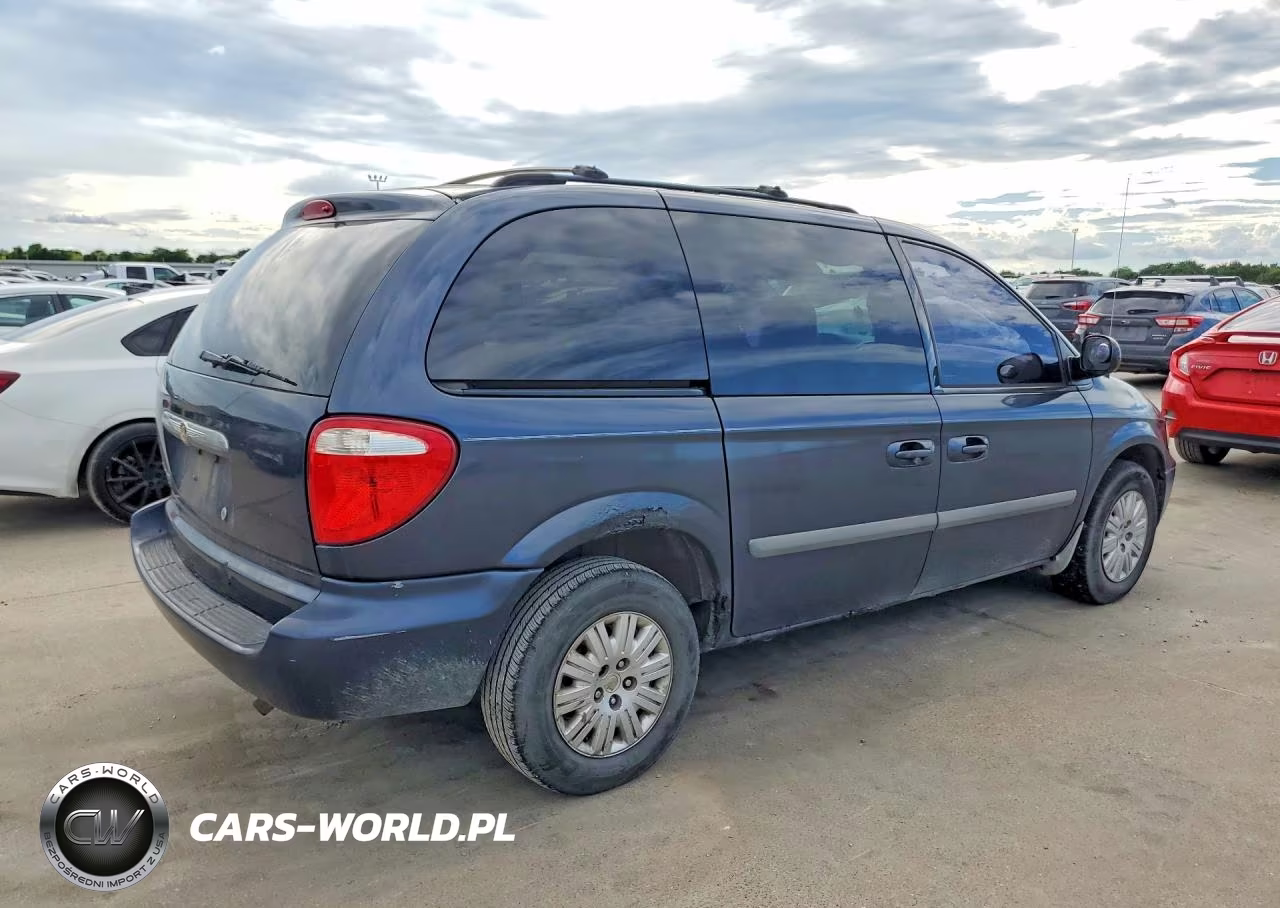 2007 Chrysler Town & Country Lx VIN:1A4GJ45R27B163073 - 3