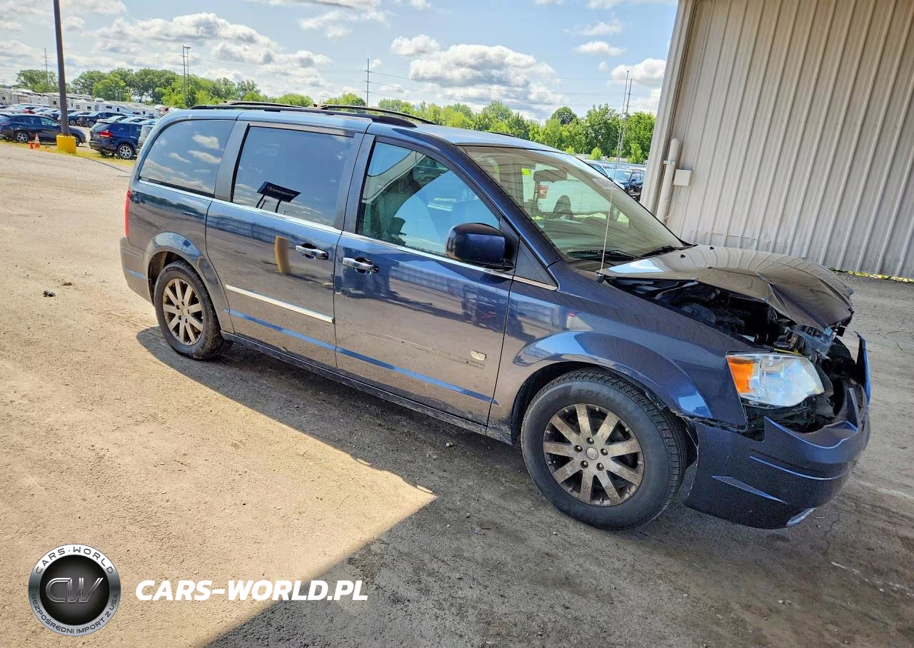 2009 Chrysler Town & Country Touring VIN:2A8HR54189R635679 - 4