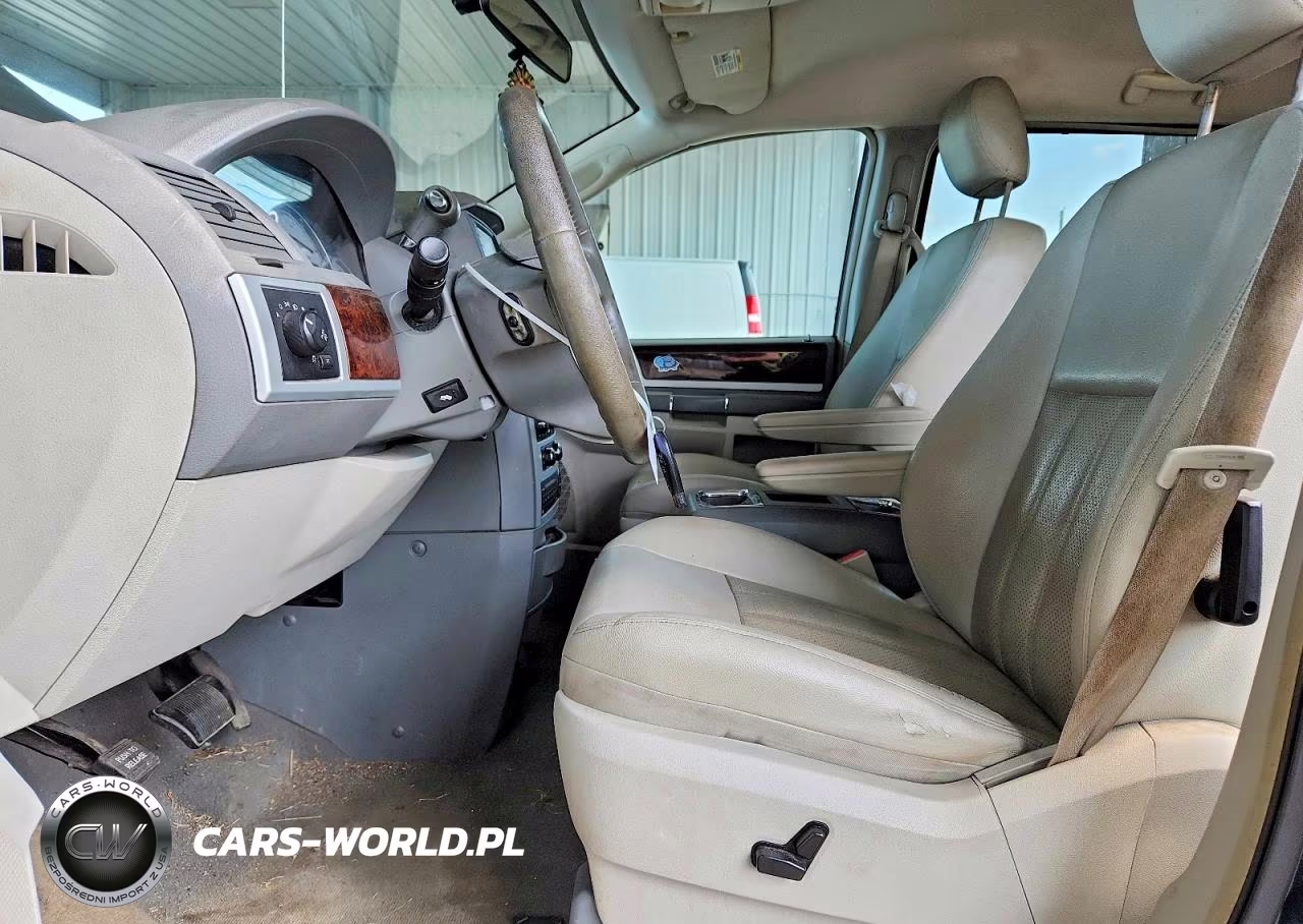 2009 Chrysler Town & Country Touring VIN:2A8HR54189R635679 - 7