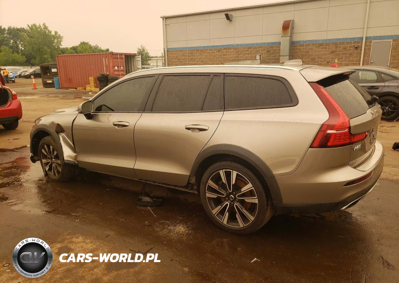 2020 Volvo V60 Cross Country T5 Momentum VIN:YV4102WK5L1041566 - 2
