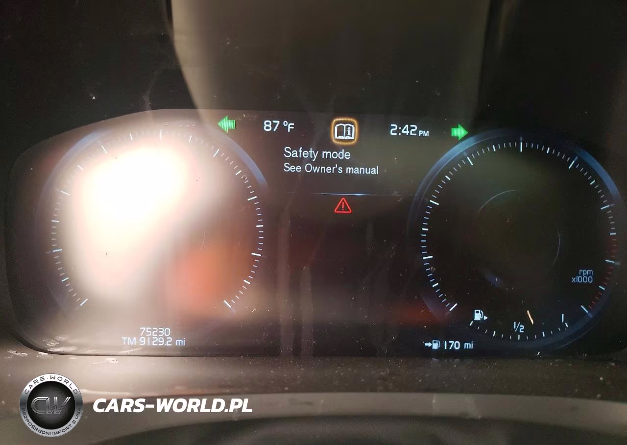 2020 Volvo V60 Cross Country T5 Momentum VIN:YV4102WK5L1041566 - 9