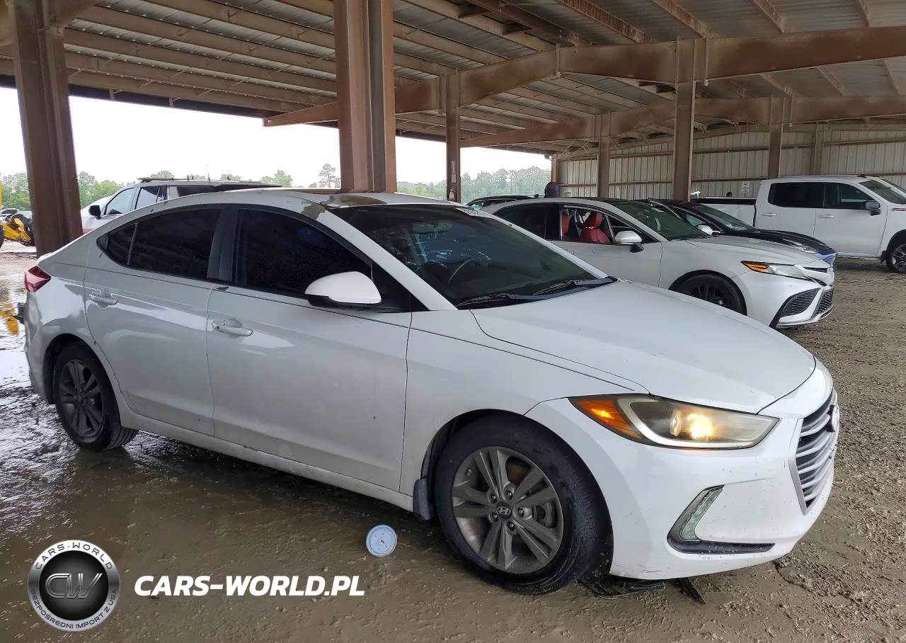 2018 Hyundai Elantra Value Edition VIN:5NPD84LF2JH221797 - 4
