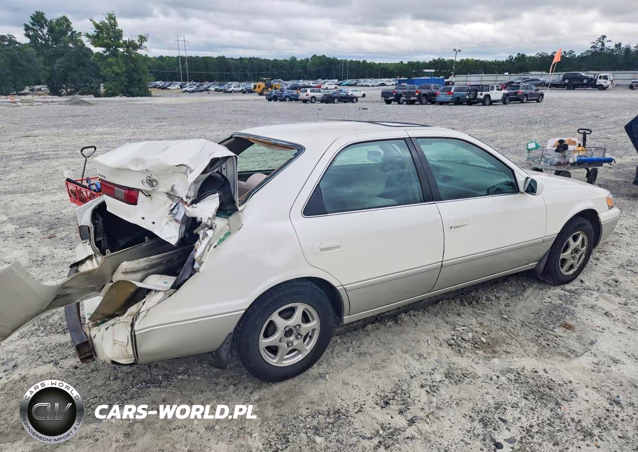 1999 Toyota Camry Le VIN:JT2BG28K0X0340421 - 3