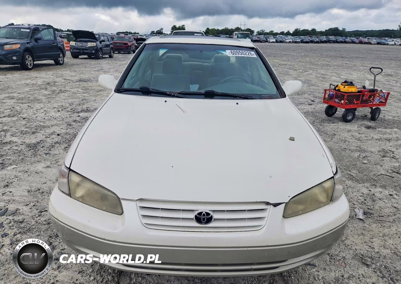 1999 Toyota Camry Le VIN:JT2BG28K0X0340421 - 5