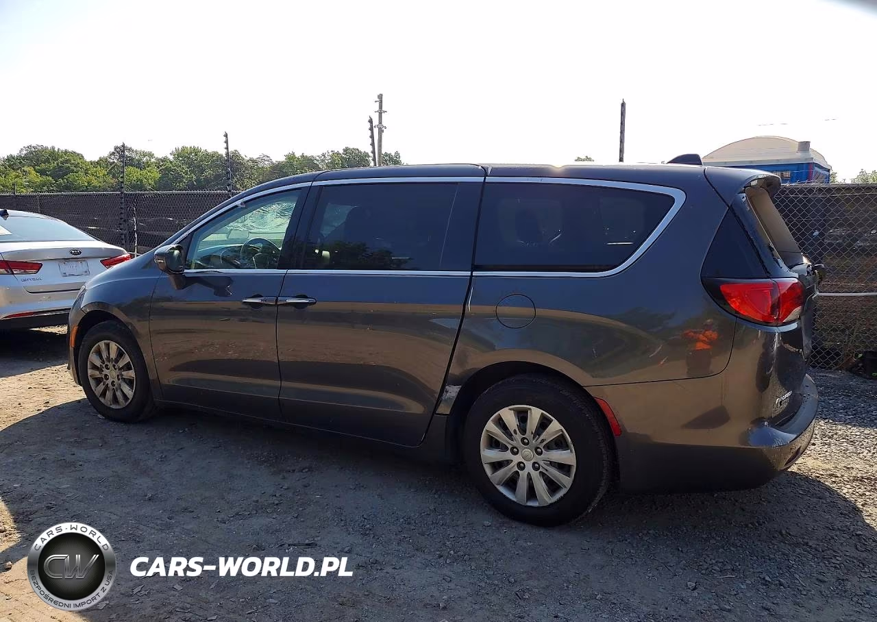 2018 Chrysler Pacifica L VIN:2C4RC1AG1JR258020 - 2