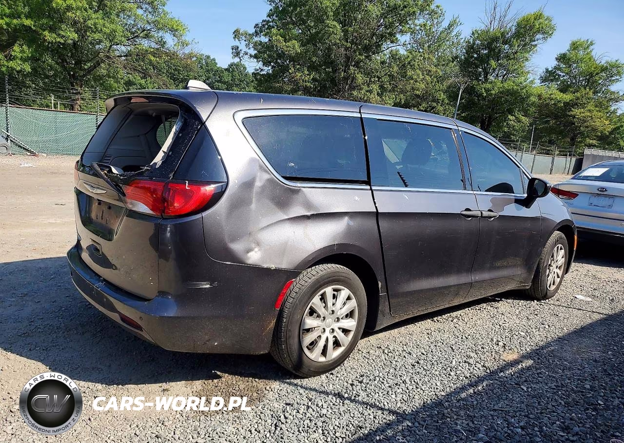 2018 Chrysler Pacifica L VIN:2C4RC1AG1JR258020 - 3