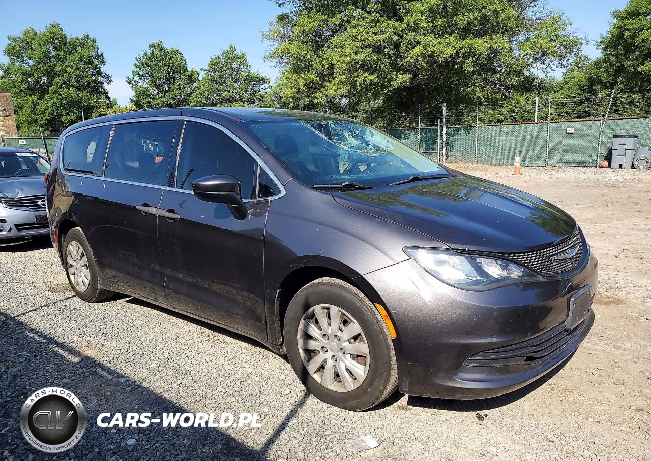 2018 Chrysler Pacifica L VIN:2C4RC1AG1JR258020 - 4