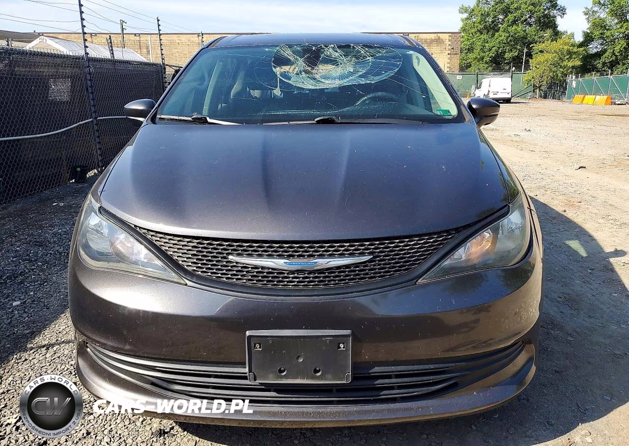 2018 Chrysler Pacifica L VIN:2C4RC1AG1JR258020 - 5