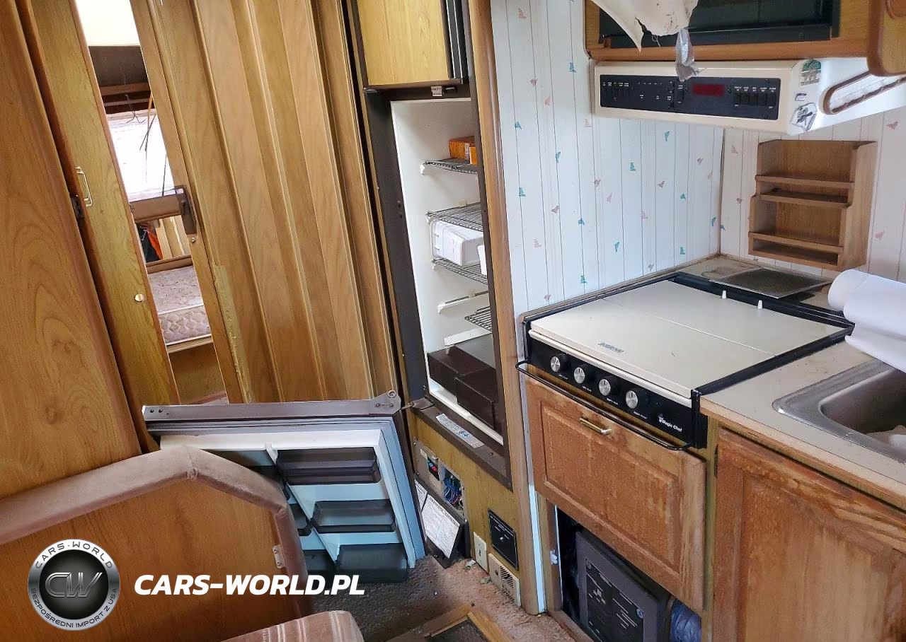 1989 Winnebago Superchief Rv VIN:1GBKP37WXK3312851 - 6