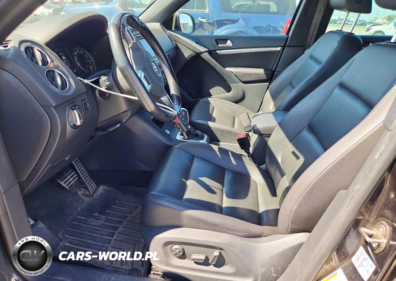 2016 Volkswagen Tiguan S-Se-Sel-R-Line VIN:WVGBV7AX1GW081432 - 7