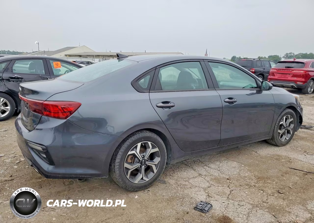 2021 Kia Forte Lxs VIN:3KPF24AD9ME389327 - 3