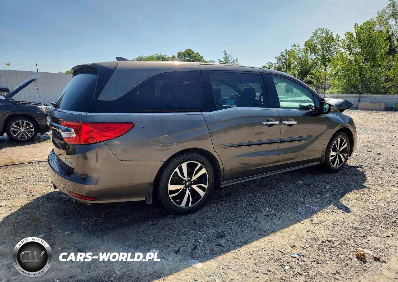 2018 Honda Odyssey Elite VIN:5FNRL6H91JB019731 - 3
