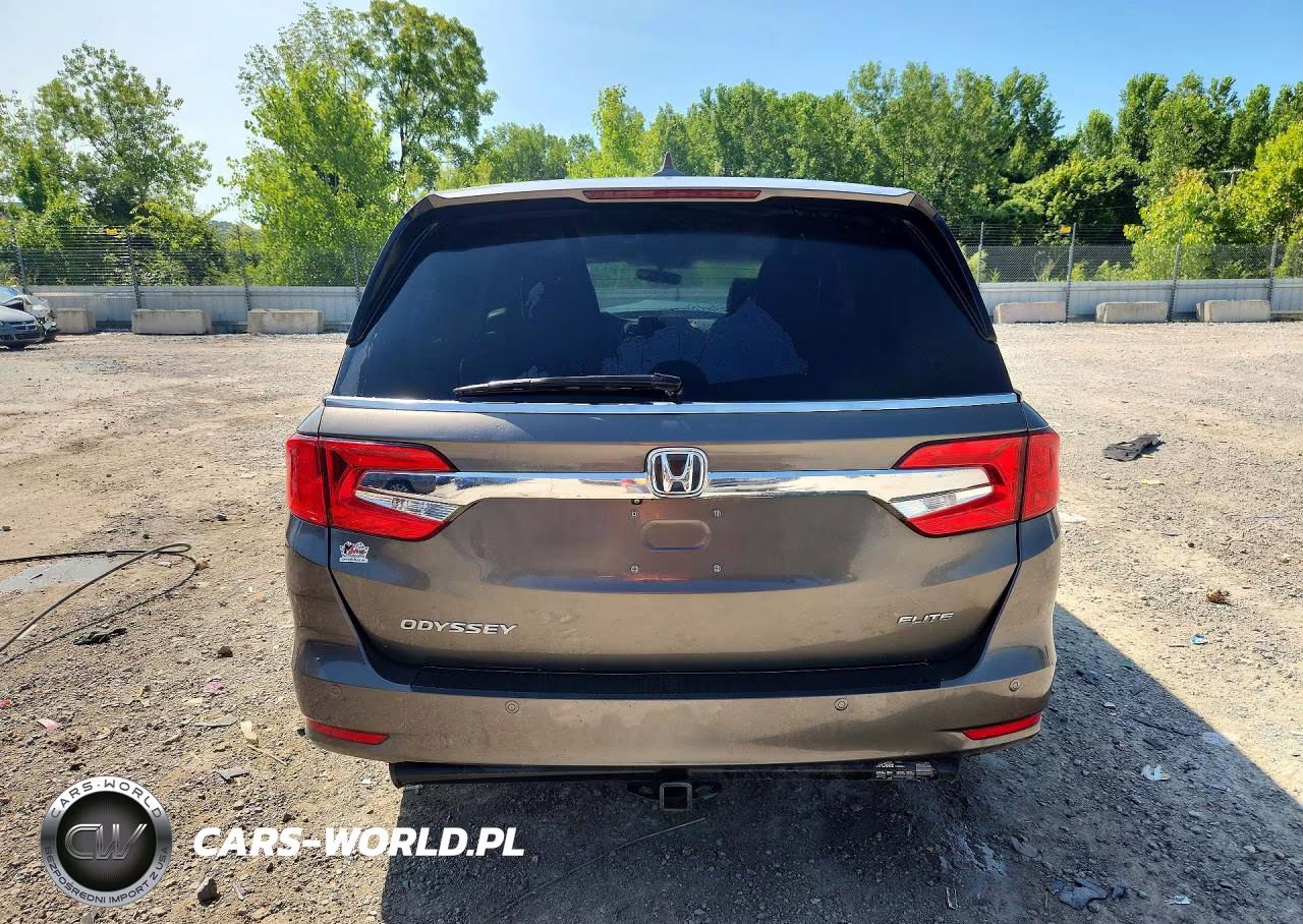 2018 Honda Odyssey Elite VIN:5FNRL6H91JB019731 - 6