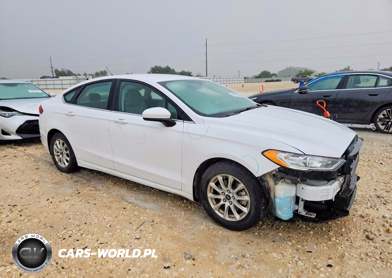 2017 Ford Fusion S VIN:3FA6P0G79HR109826 - 4
