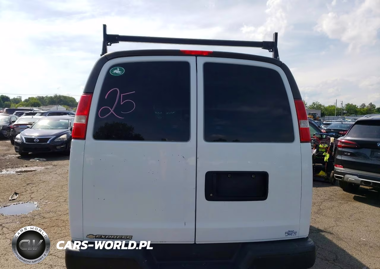 2017 Chevrolet Express G2500 VIN:1GCWGAFF0H1127991 - 6