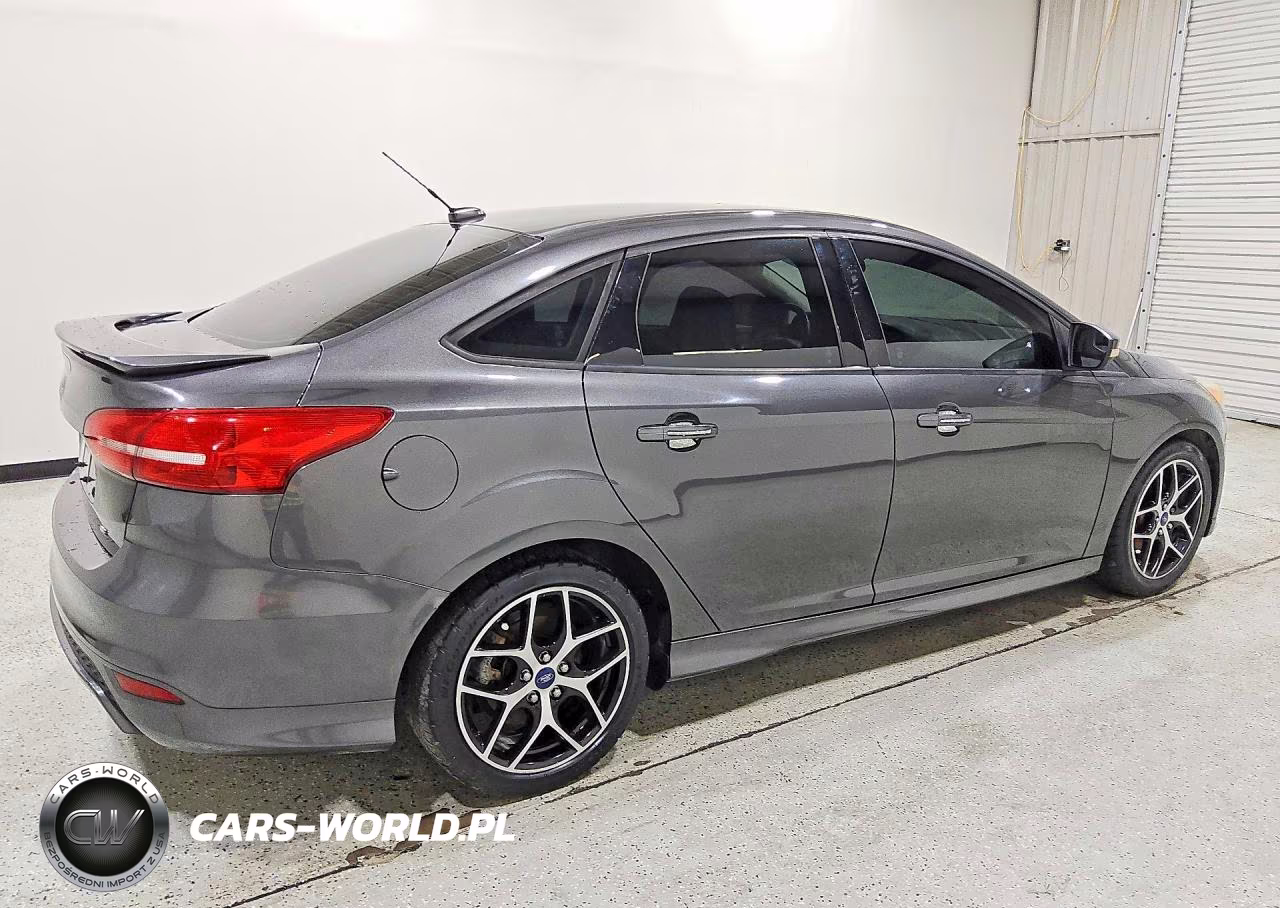 2015 Ford Focus Se VIN:1FADP3F20FL267238 - 3