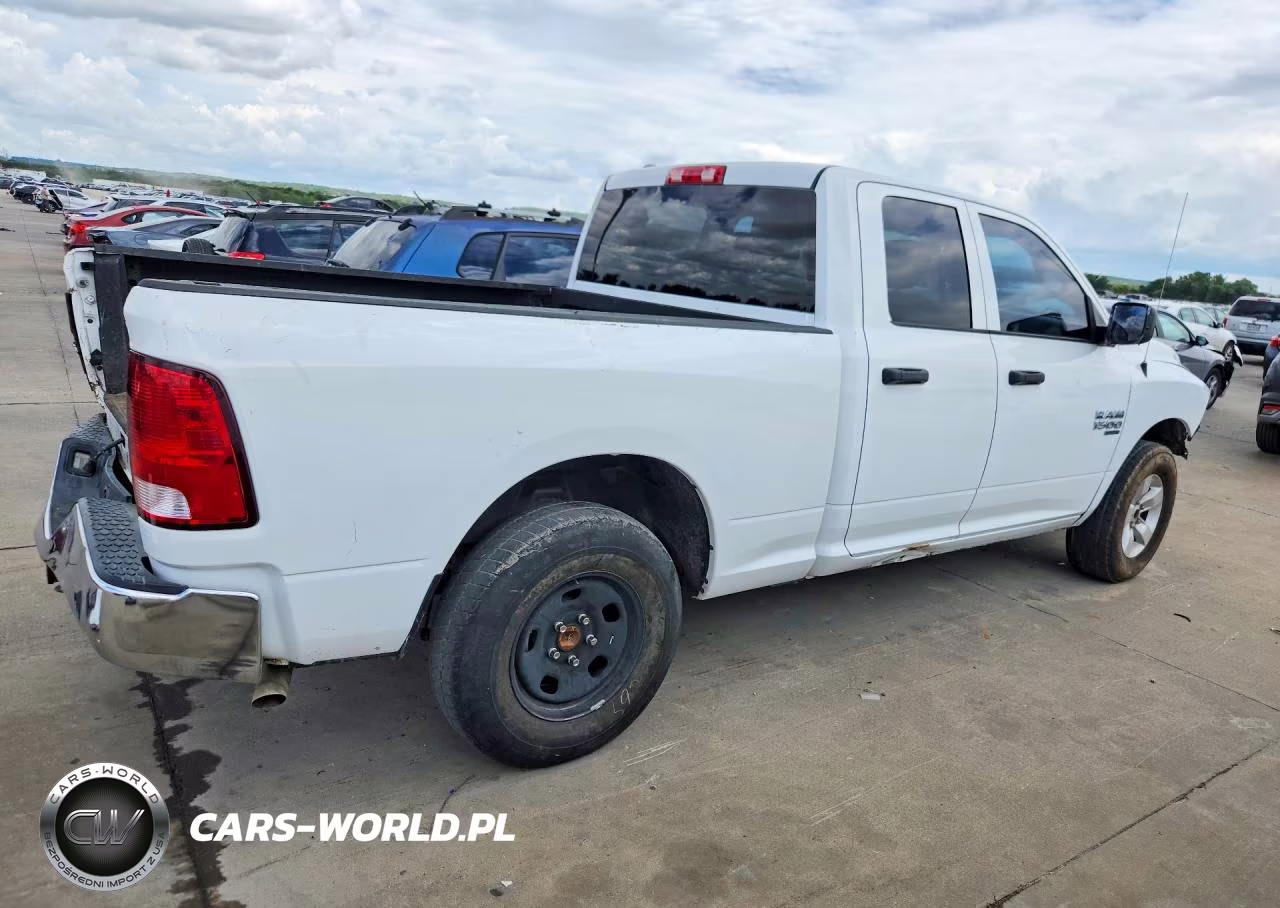 2019 Ram 1500 Classic Tradesman VIN:1C6RR6FGXKS524243 - 3
