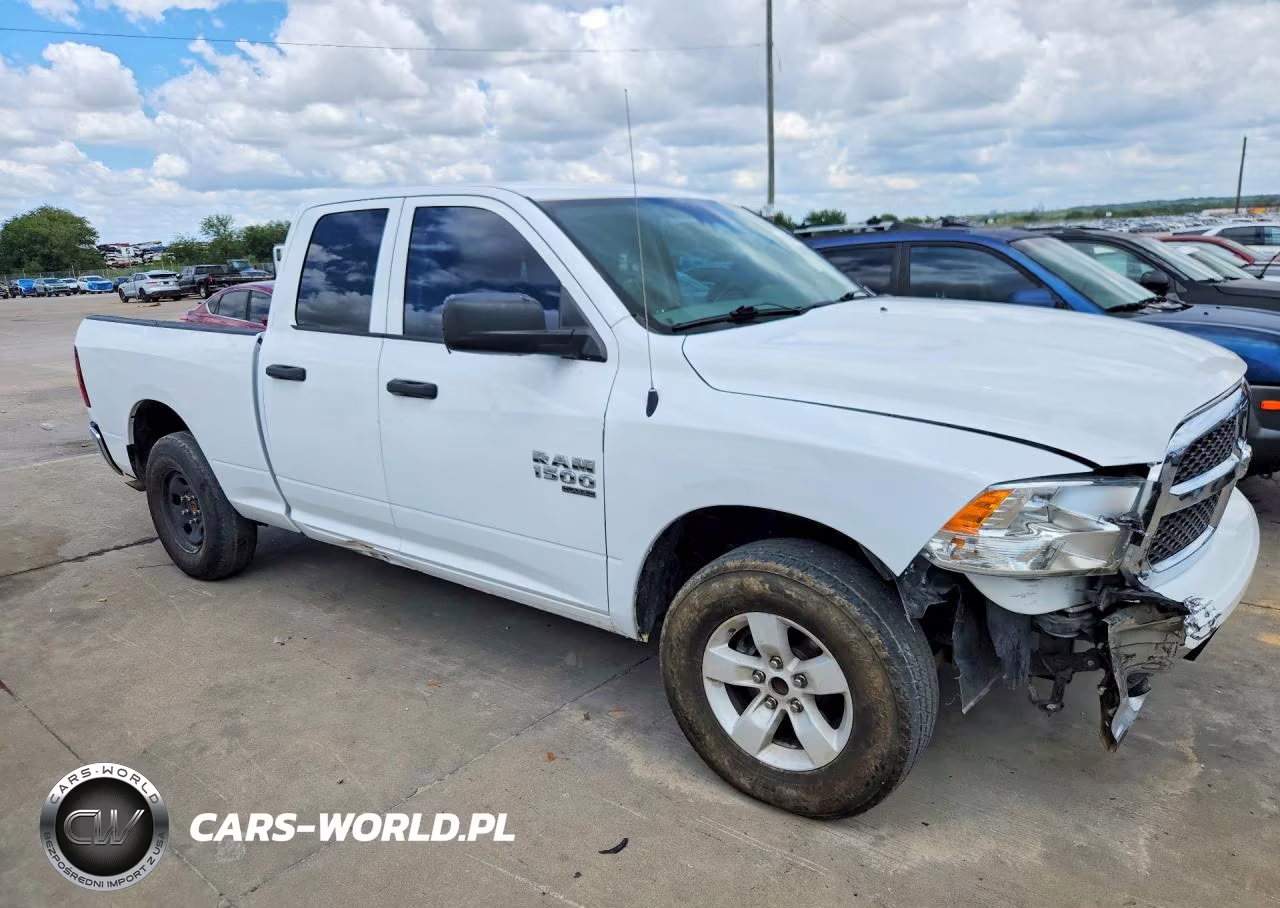2019 Ram 1500 Classic Tradesman VIN:1C6RR6FGXKS524243 - 4