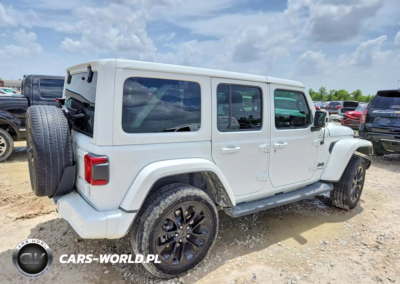 2021 Jeep Wrangler Unlimited Sahara VIN:1C4HJXEN8MW526134 - 3