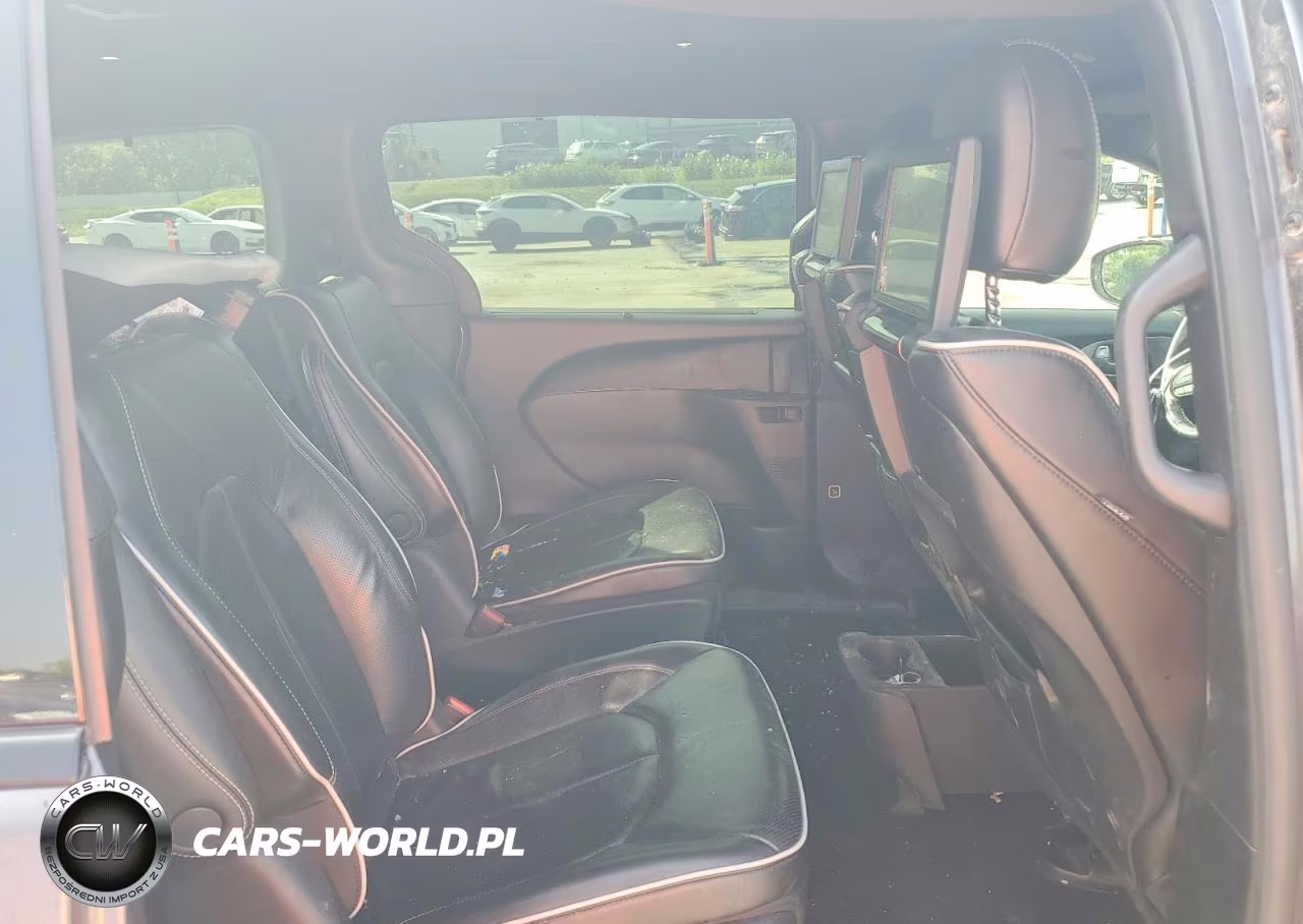 2021 Chrysler Pacifica Hybrid Limited VIN:2C4RC1S74MR590522 - 10