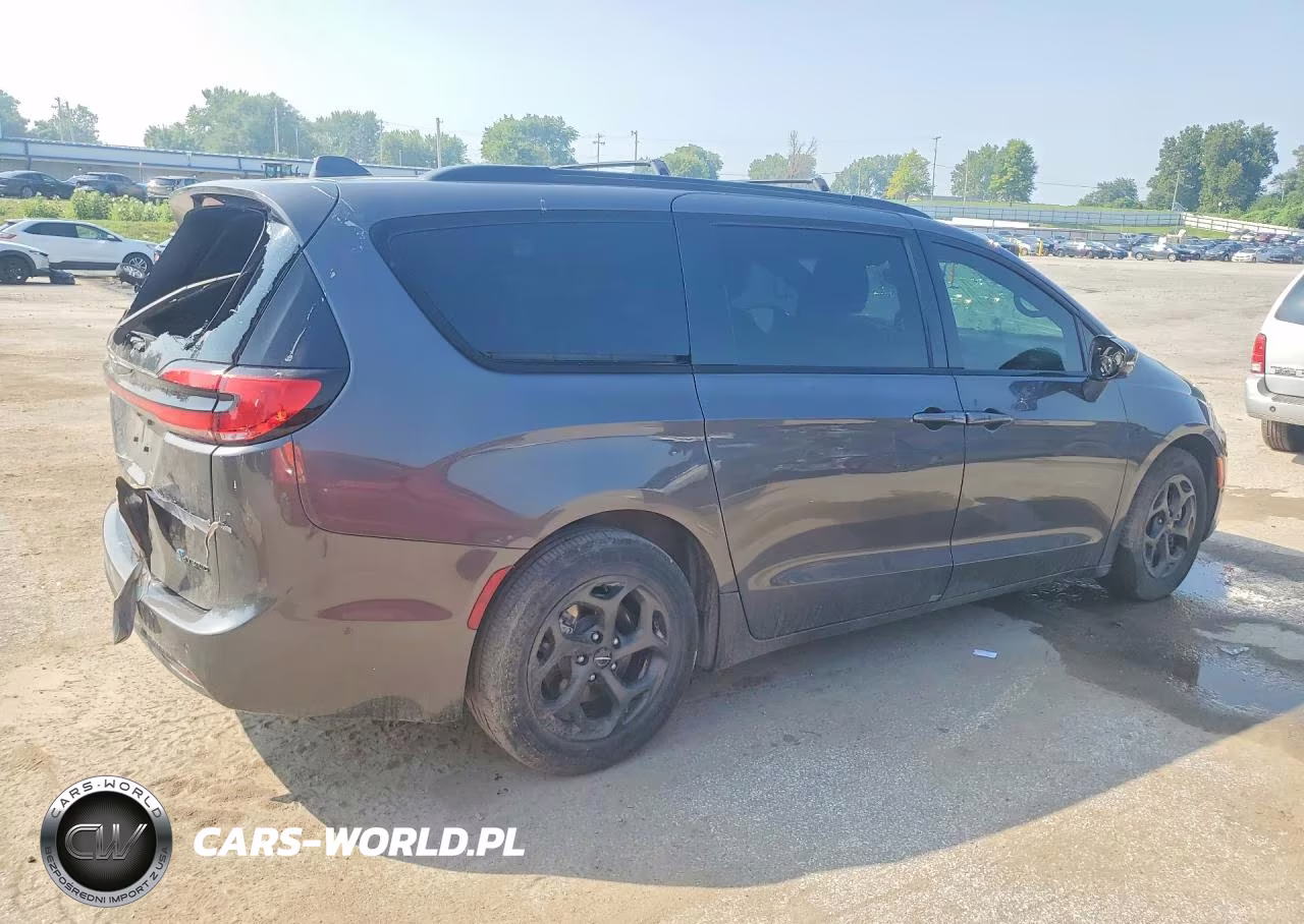 2021 Chrysler Pacifica Hybrid Limited VIN:2C4RC1S74MR590522 - 3