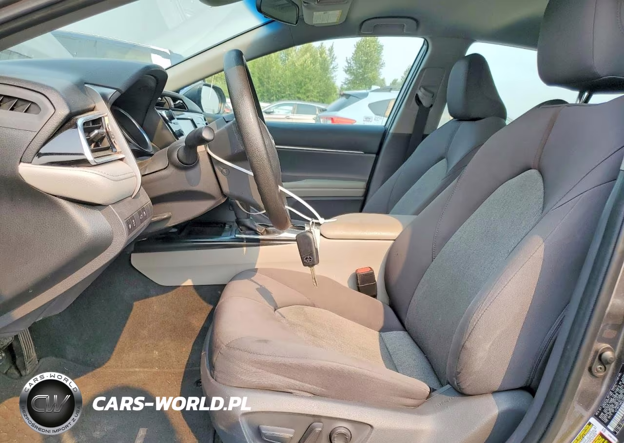 2018 Toyota Camry Le VIN:4T1B11HK0JU049660 - 7