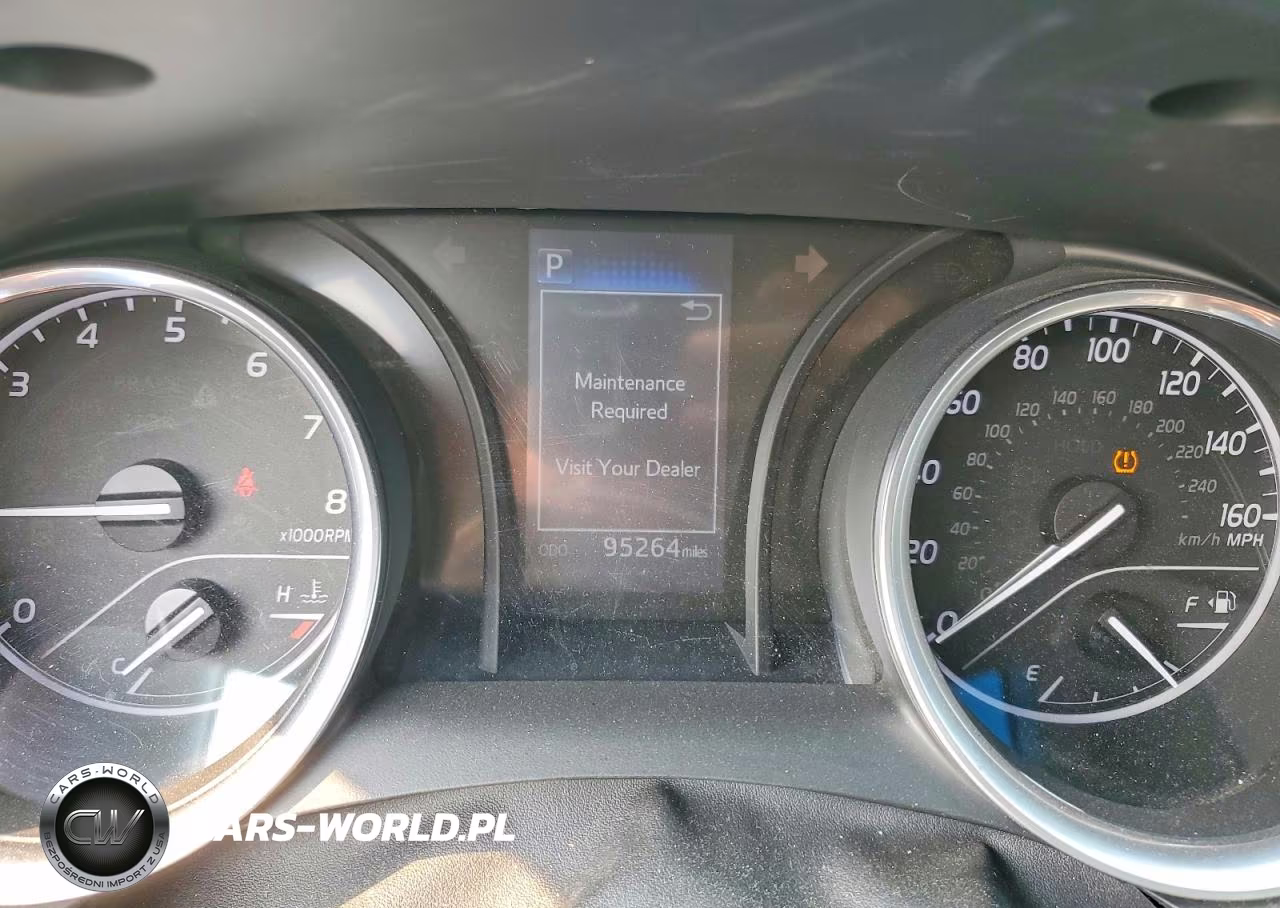 2018 Toyota Camry Le VIN:4T1B11HK0JU049660 - 9