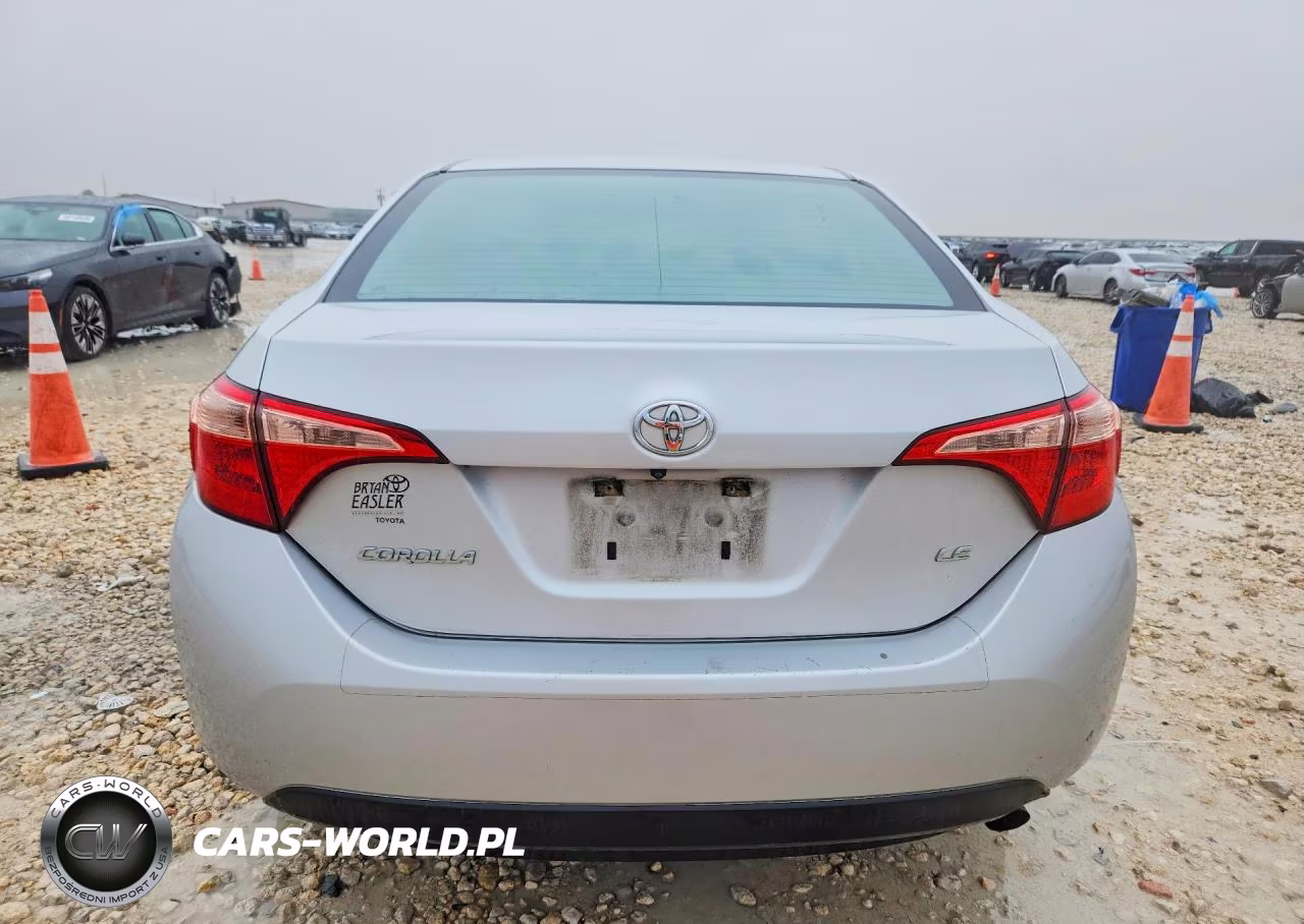 2017 Toyota Corolla Le VIN:5YFBURHE8HP710878 - 6