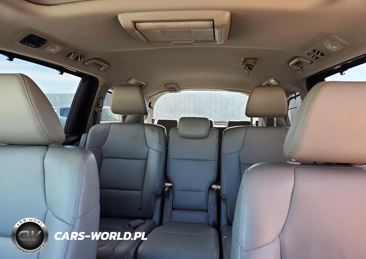 2015 Honda Odyssey Touring VIN:5FNRL5H97FB093513 - 10