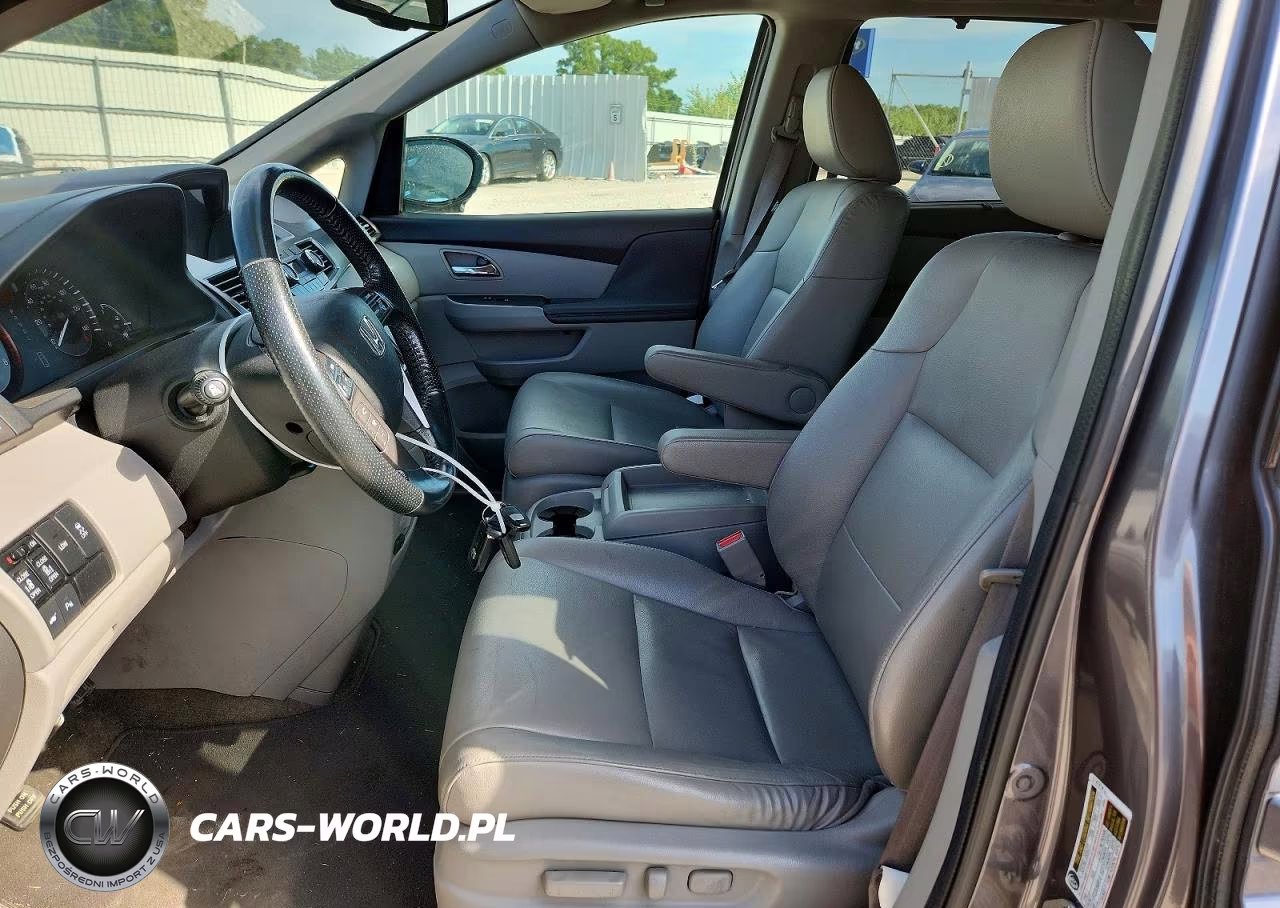 2015 Honda Odyssey Touring VIN:5FNRL5H97FB093513 - 7