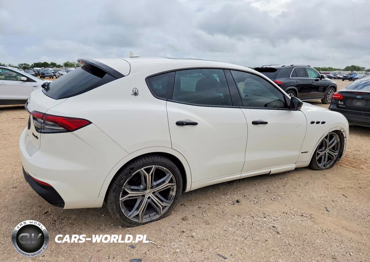 2021 Maserati Levante S VIN:ZN661YUAXMX359666 - 3