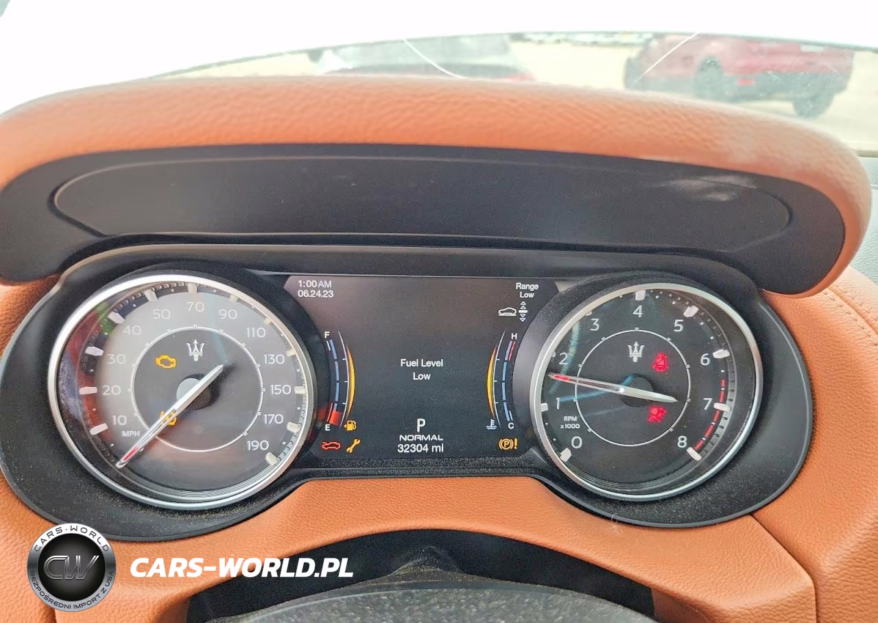2021 Maserati Levante S VIN:ZN661YUAXMX359666 - 9