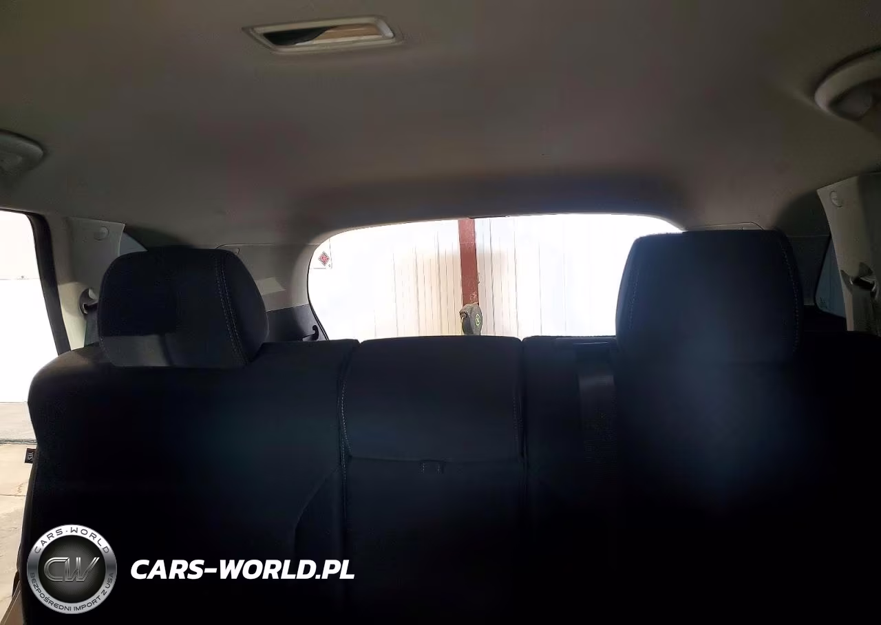 2018 Kia Sorento L VIN:5XYPG4A34JG427199 - 10