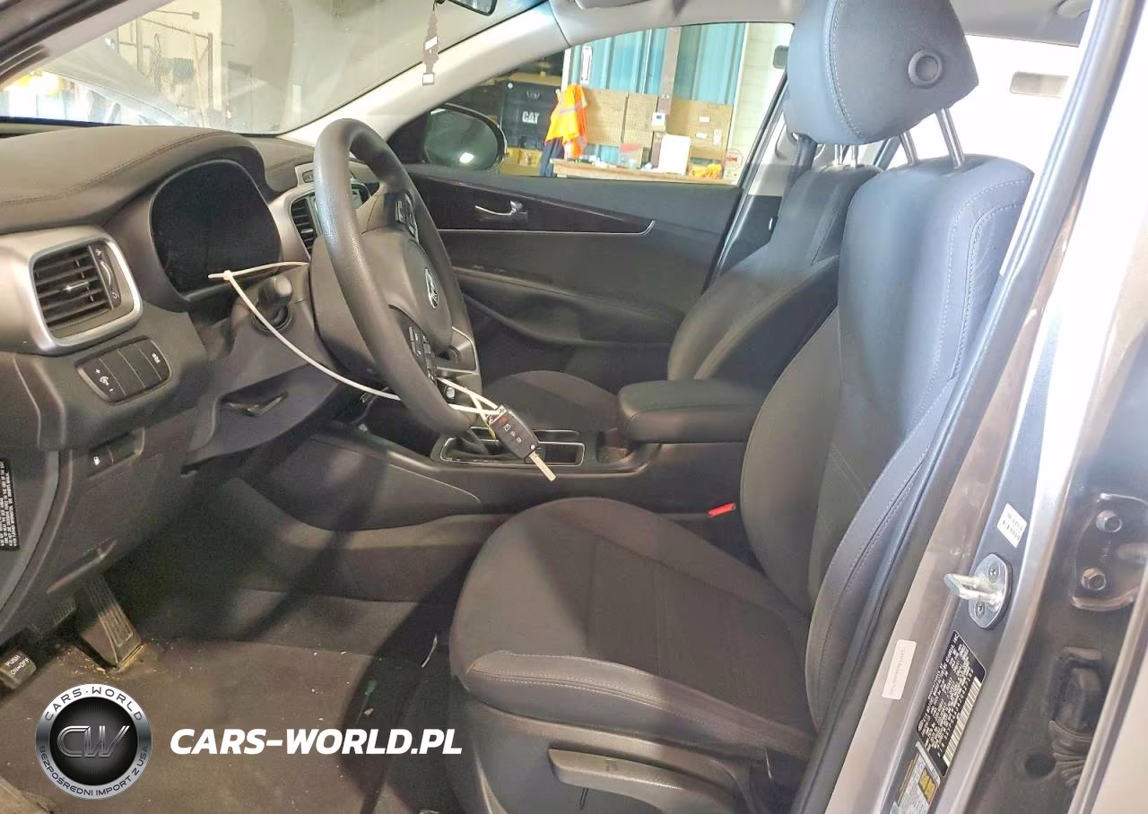 2018 Kia Sorento L VIN:5XYPG4A34JG427199 - 7
