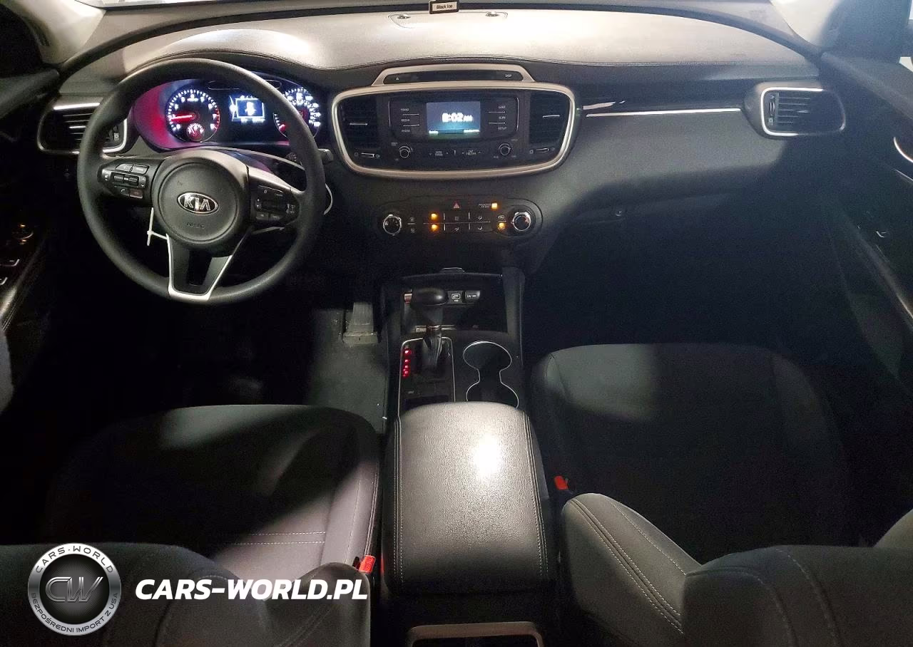 2018 Kia Sorento L VIN:5XYPG4A34JG427199 - 8