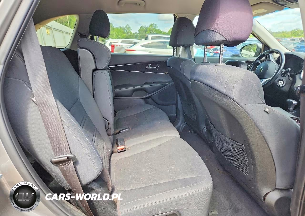 2019 Kia Sorento Lx VIN:5XYPG4A37KG525337 - 11