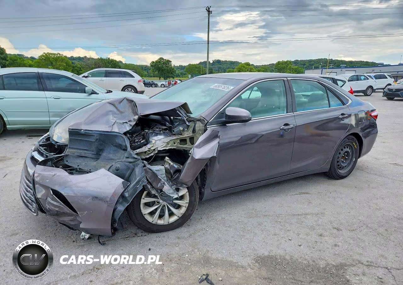 2017 Toyota Camry Le – zdjęcie 1 z 12
