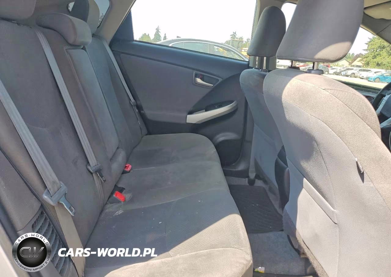 2015 Toyota Prius Two VIN:JTDKN3DU1F0484844 - 10