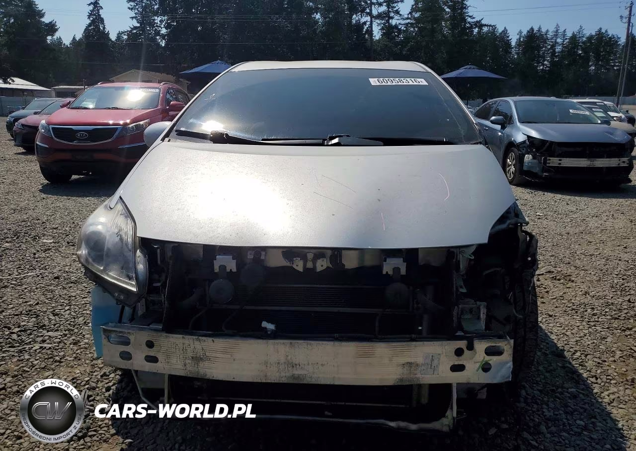 2015 Toyota Prius Two VIN:JTDKN3DU1F0484844 - 5