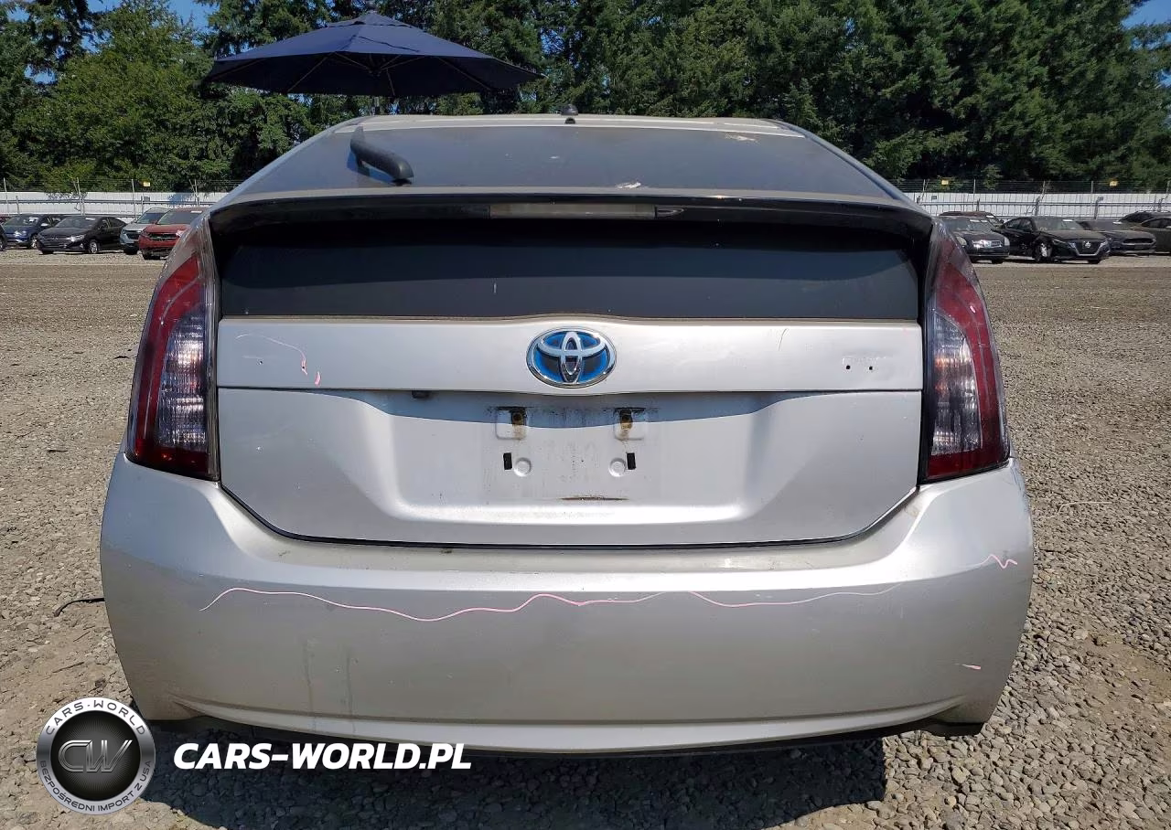 2015 Toyota Prius Two VIN:JTDKN3DU1F0484844 - 6