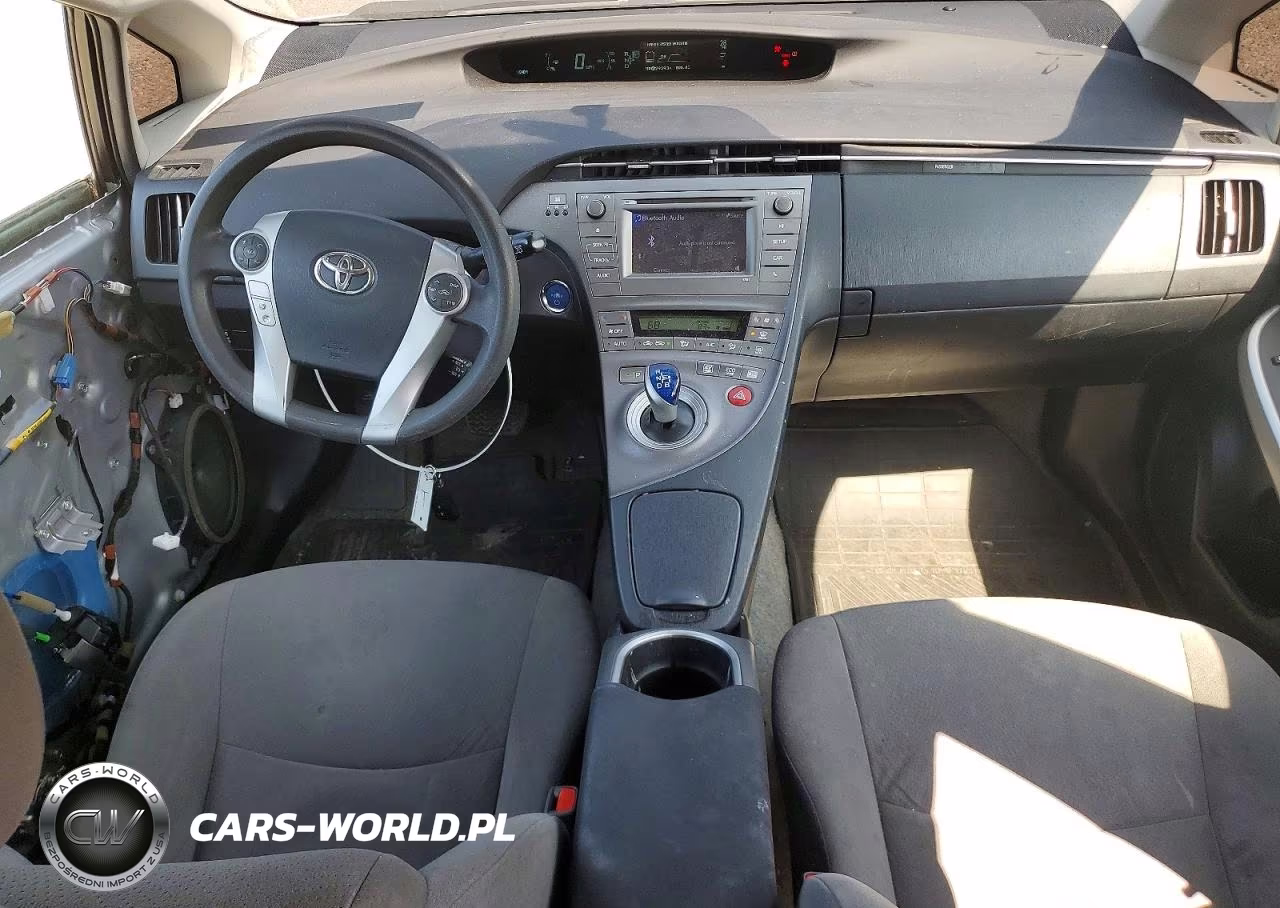 2015 Toyota Prius Two VIN:JTDKN3DU1F0484844 - 8