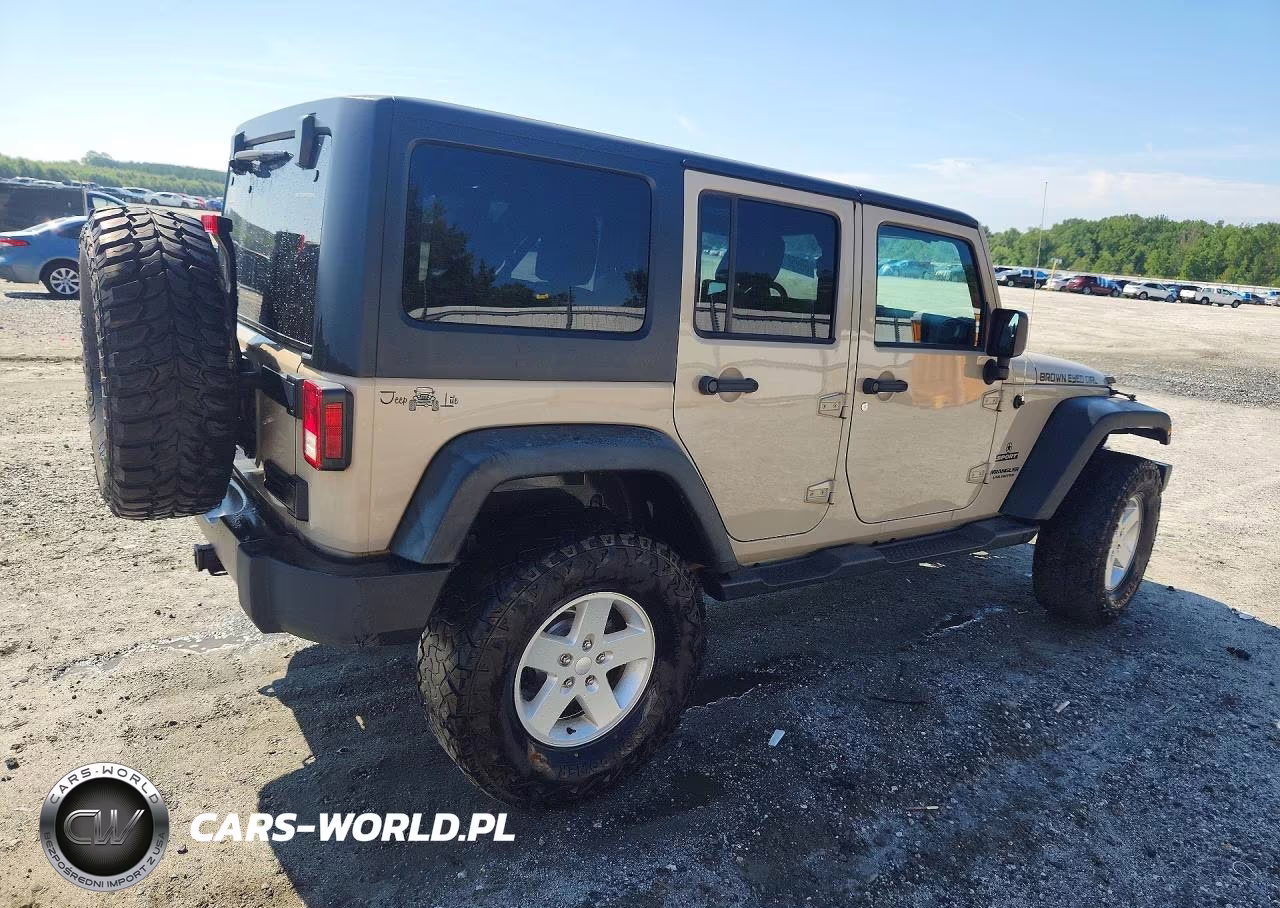 2016 Jeep Wrangler Unlimited Sport VIN:1C4BJWDG3GL317800 - 3