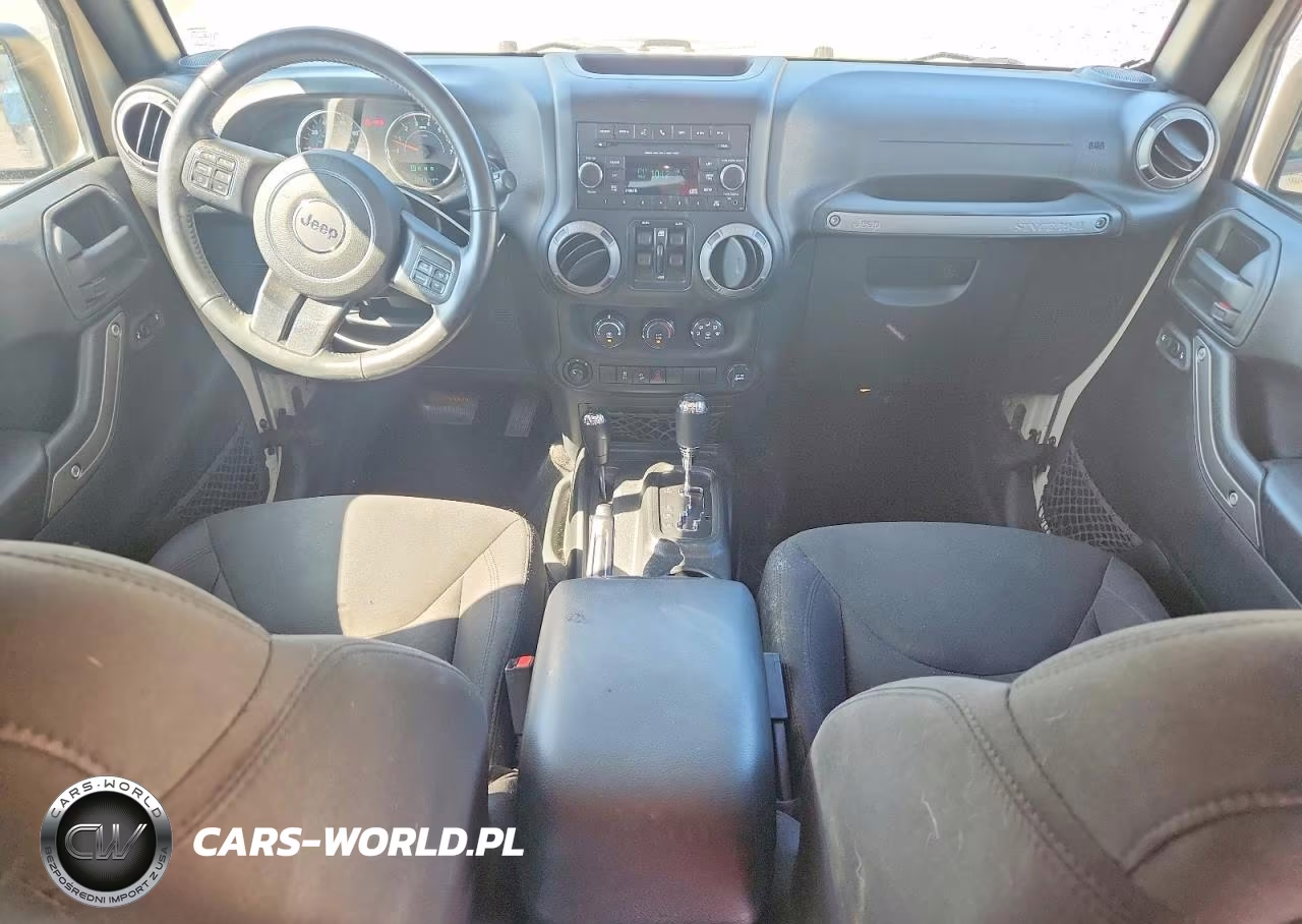 2016 Jeep Wrangler Unlimited Sport VIN:1C4BJWDG3GL317800 - 8