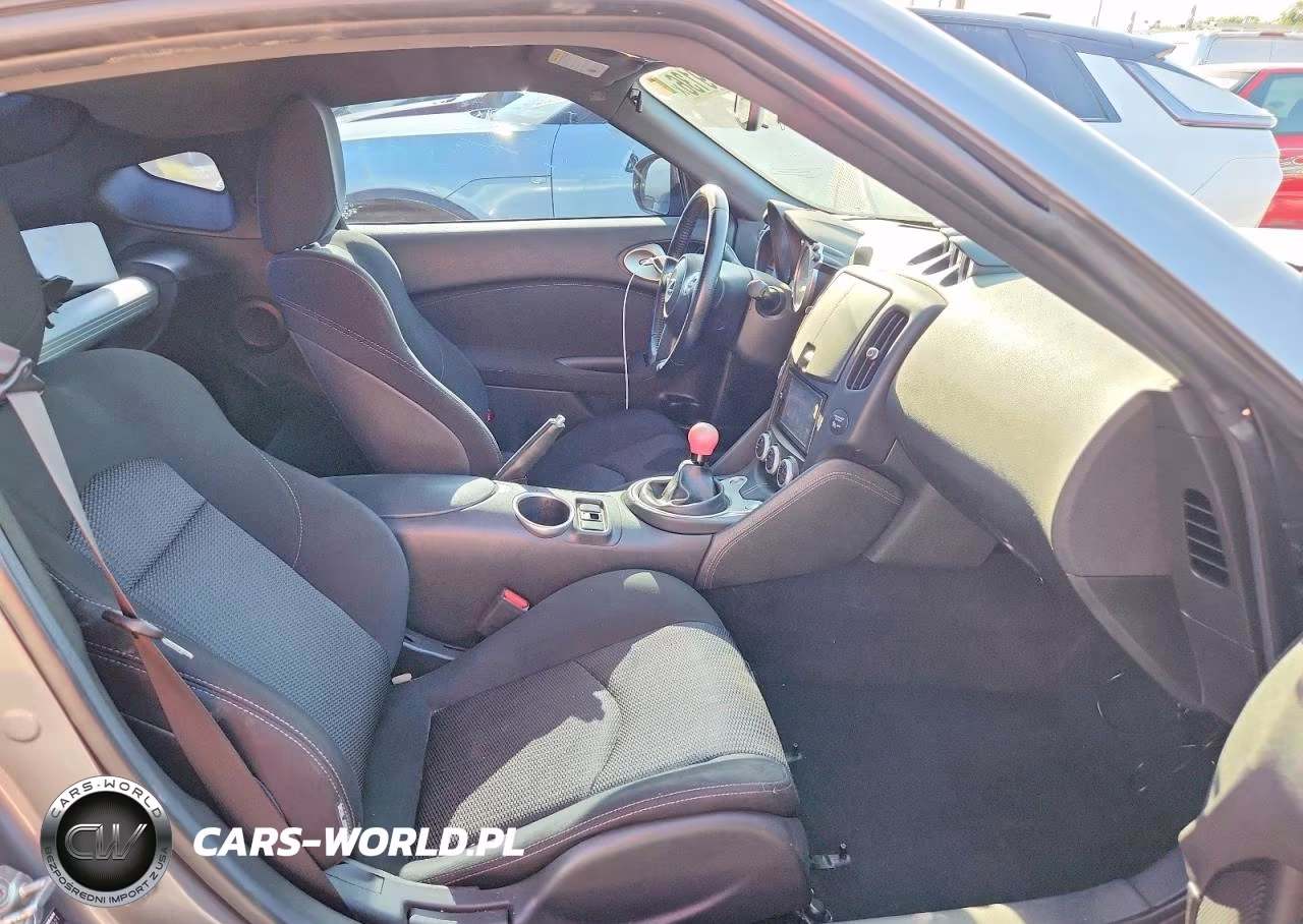 2018 Nissan 370Z Base VIN:JN1AZ4EH4JM571021 - 10