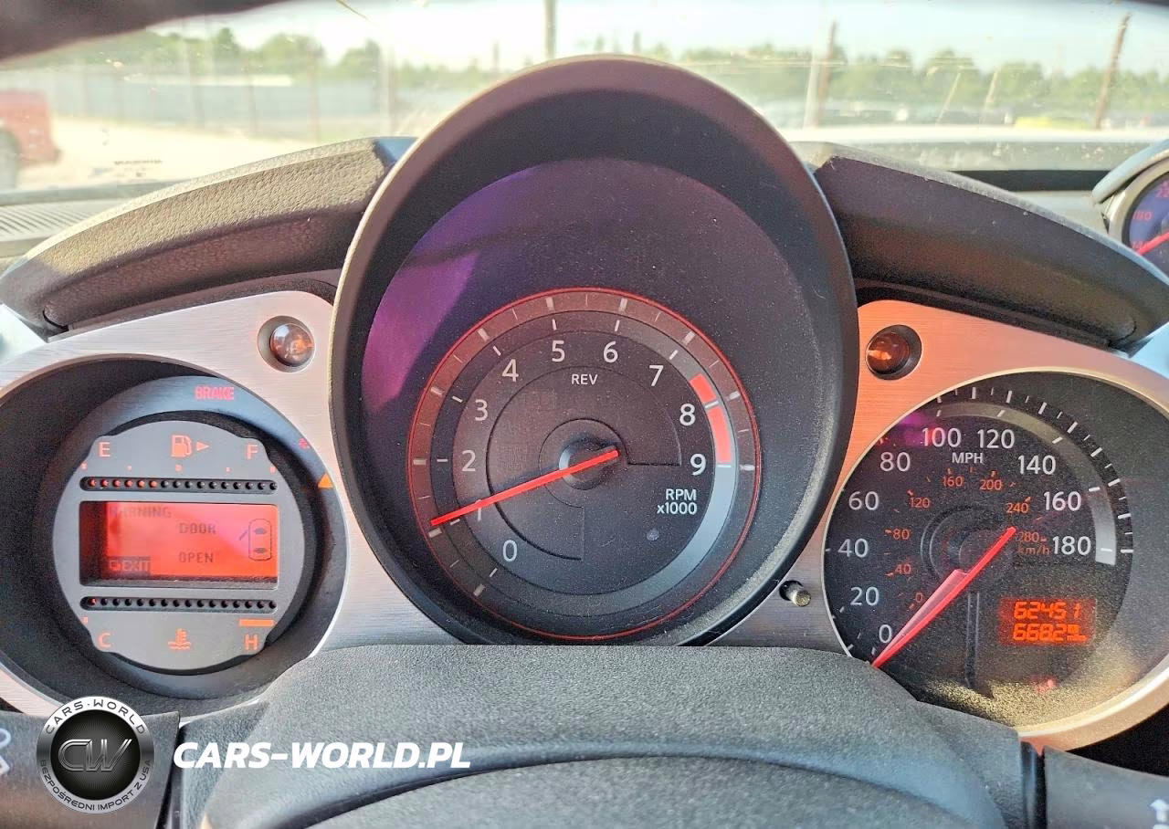 2018 Nissan 370Z Base VIN:JN1AZ4EH4JM571021 - 9