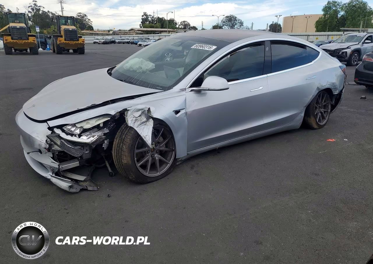 2018 Tesla Model 3 – zdjęcie 1 z 12