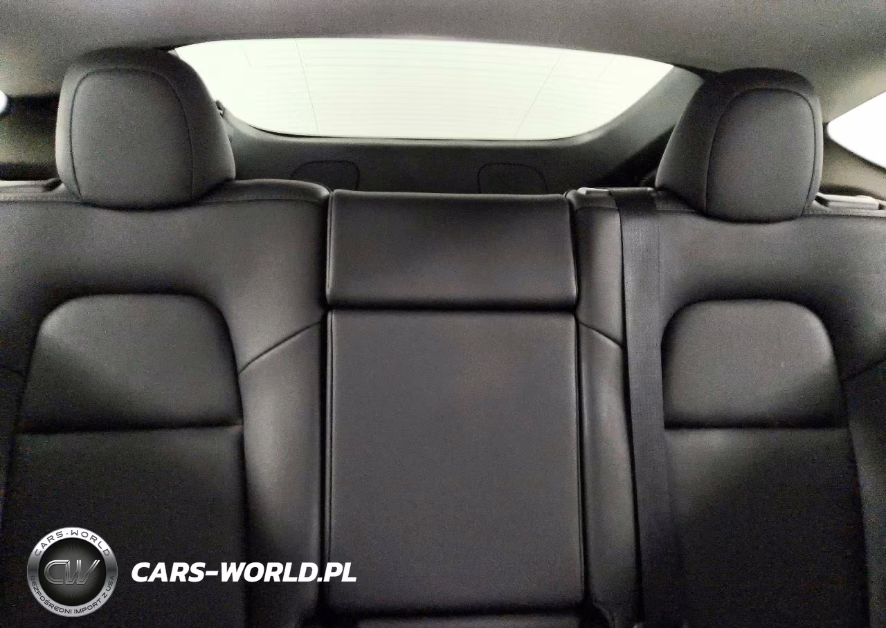 2022 Tesla Model Y VIN:7SAYGDEF6NF389239 - 10
