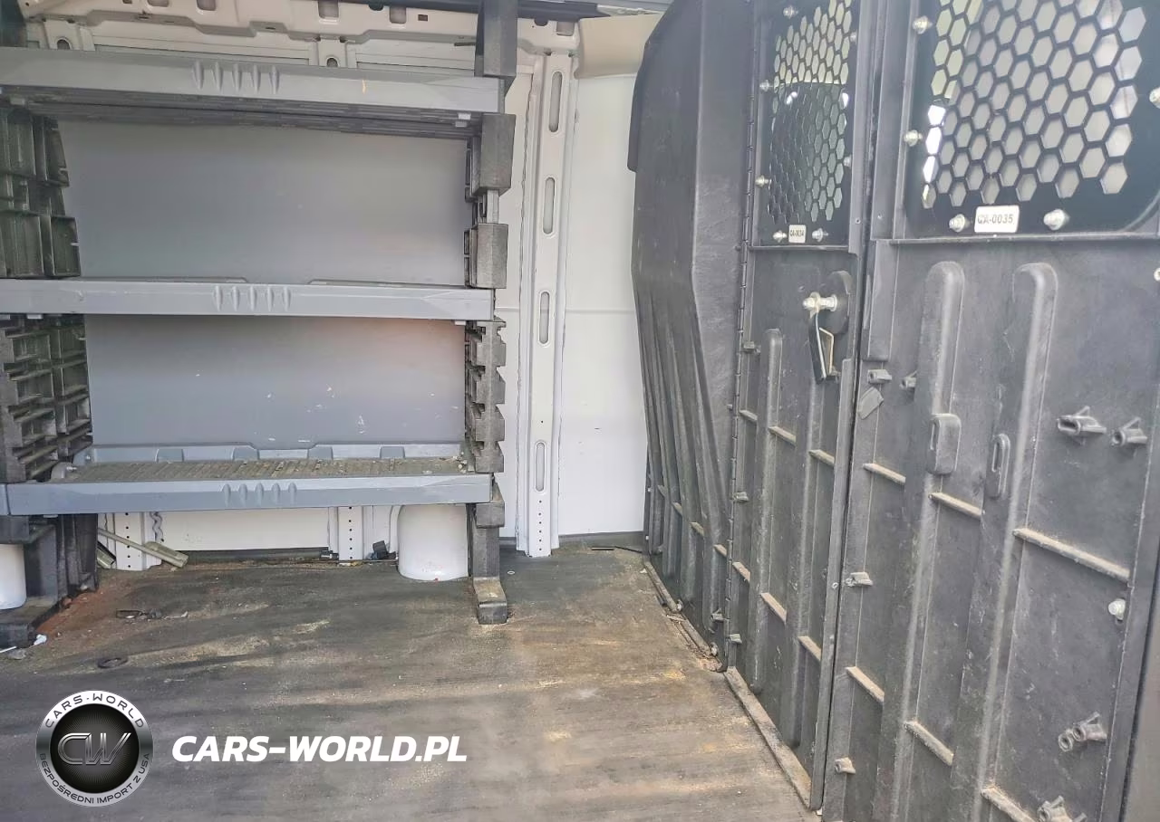 2019 Chevrolet Express G2500 VIN:1GCWGAFP1K1367549 - 11