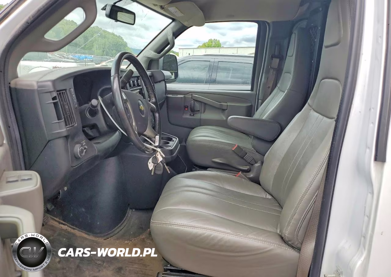 2019 Chevrolet Express G2500 VIN:1GCWGAFP1K1367549 - 7